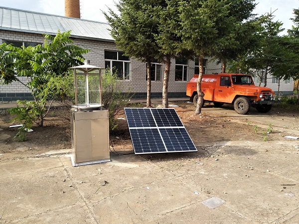 宝清县林业局利用万向注册太阳能自动虫情测报灯监测林业有害生物